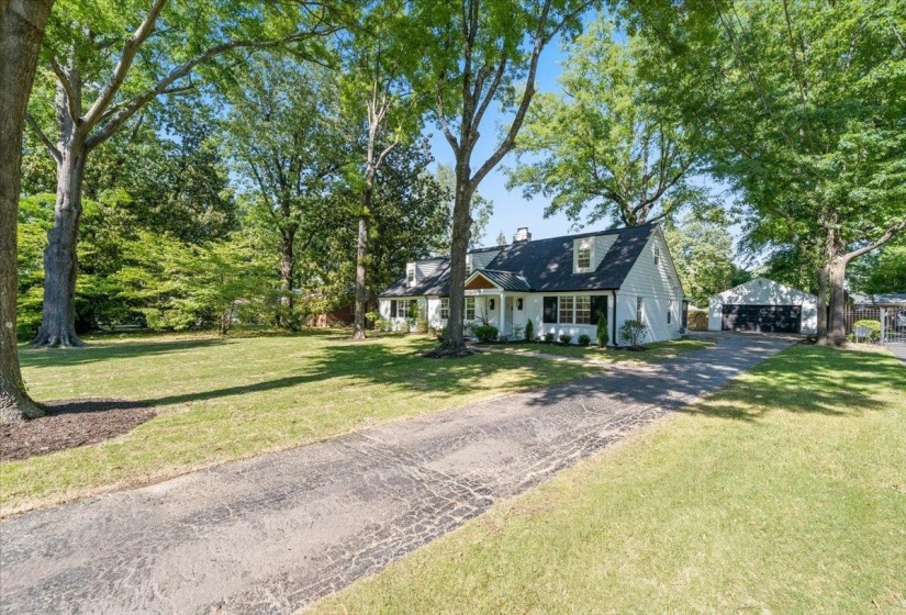 386 ERWIN DR, Memphis, Tennessee 38117, 4 Bedroom Bedrooms, 3 Room Rooms,3 BathroomBathrooms,Residential,For Sale,ERWIN,0,10221791