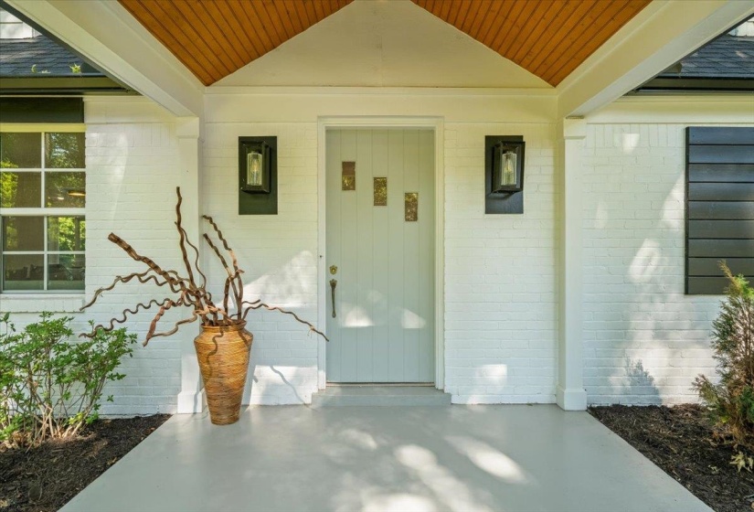 386 ERWIN DR, Memphis, Tennessee 38117, 4 Bedroom Bedrooms, 3 Room Rooms,3 BathroomBathrooms,Residential,For Sale,ERWIN,0,10221791