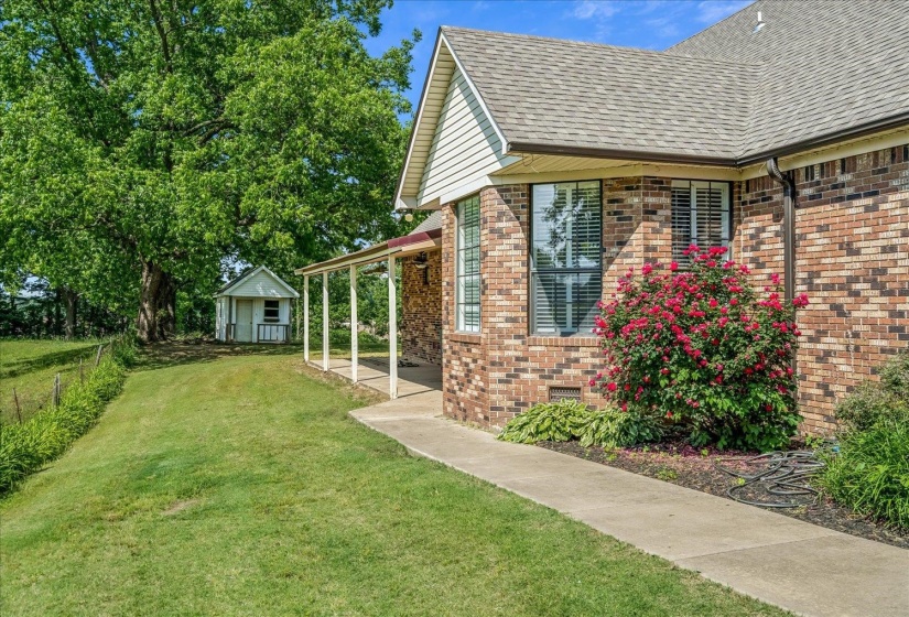 2132 WILLIAMS SWITCH RD, Ripley, Tennessee 38063-5516, 3 Bedrooms Bedrooms, 12 Rooms Rooms,2.1 BathroomsBathrooms,Residential,For Sale,WILLIAMS SWITCH,10221796