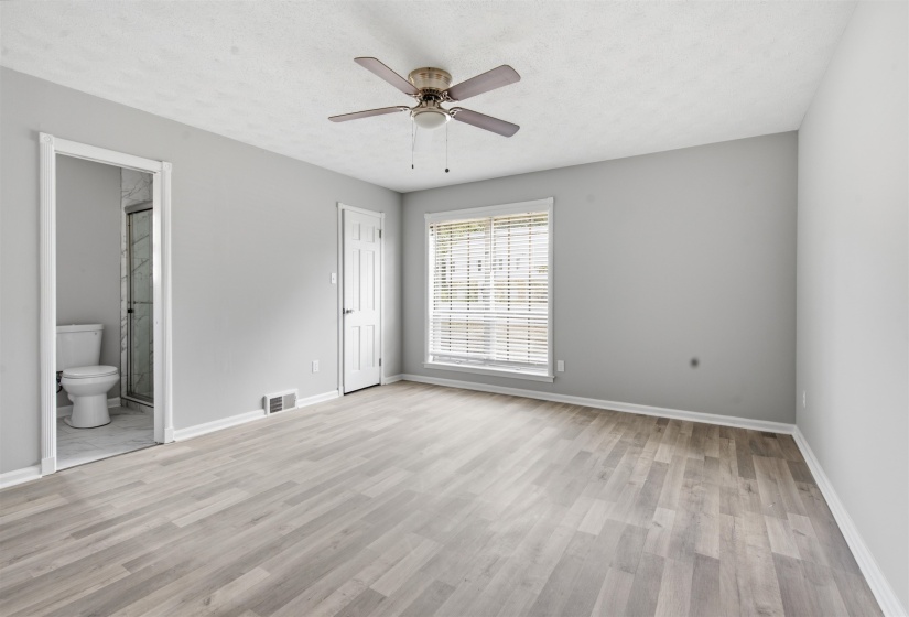 5504 ELMHURST RD, Memphis, Tennessee 38115, 3 Bedroom Bedrooms, 8 Room Rooms,2.1 BathroomBathrooms,Residential,For Sale,ELMHURST,0,10221810