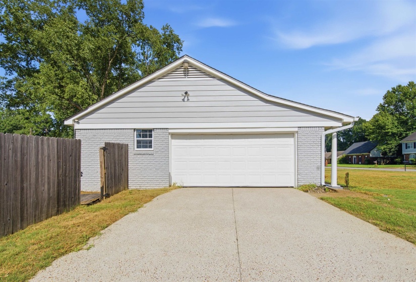 5504 ELMHURST RD, Memphis, Tennessee 38115, 3 Bedroom Bedrooms, 8 Room Rooms,2.1 BathroomBathrooms,Residential,For Sale,ELMHURST,0,10221810