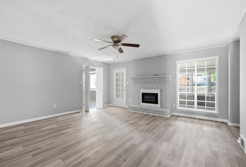 5504 ELMHURST RD, Memphis, Tennessee 38115, 3 Bedroom Bedrooms, 8 Room Rooms,2.1 BathroomBathrooms,Residential,For Sale,ELMHURST,0,10221810