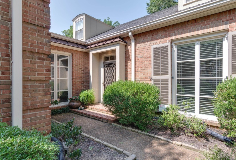 575 CLUB WALK LN, Memphis, Tennessee 38111, 3 Bedroom Bedrooms, 8 Room Rooms,2.1 BathroomBathrooms,Residential,For Sale,CLUB WALK,0,10221541