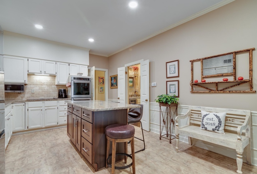 575 CLUB WALK LN, Memphis, Tennessee 38111, 3 Bedroom Bedrooms, 8 Room Rooms,2.1 BathroomBathrooms,Residential,For Sale,CLUB WALK,0,10221541