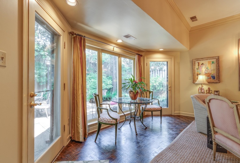 575 CLUB WALK LN, Memphis, Tennessee 38111, 3 Bedroom Bedrooms, 8 Room Rooms,2.1 BathroomBathrooms,Residential,For Sale,CLUB WALK,0,10221541