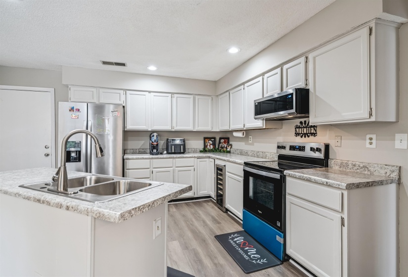 6758 WILLOW WAY LN, Memphis, Tennessee 38141, 3 Bedroom Bedrooms, 6 Room Rooms,2 BathroomBathrooms,Residential,For Sale,WILLOW WAY,0,10221811