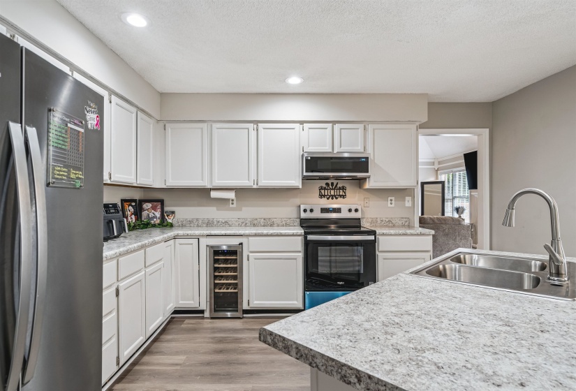 6758 WILLOW WAY LN, Memphis, Tennessee 38141, 3 Bedroom Bedrooms, 6 Room Rooms,2 BathroomBathrooms,Residential,For Sale,WILLOW WAY,0,10221811