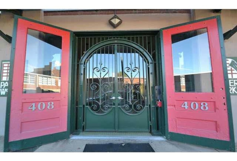 408 FRONT ST, Memphis, Tennessee 38103, 1 Bedroom Bedrooms, 3 Room Rooms,1 BathroomBathrooms,Residential,For Sale,FRONT,0,10221812