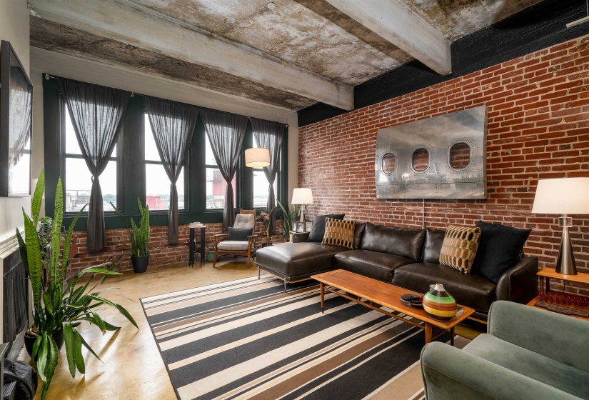 408 FRONT ST, Memphis, Tennessee 38103, 1 Bedroom Bedrooms, 3 Room Rooms,1 BathroomBathrooms,Residential,For Sale,FRONT,0,10221812