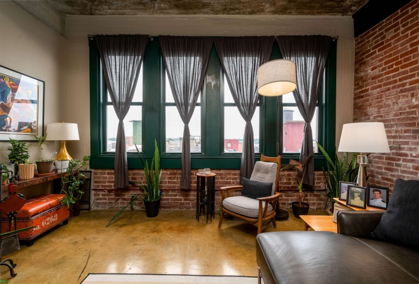 408 FRONT ST, Memphis, Tennessee 38103, 1 Bedroom Bedrooms, 3 Room Rooms,1 BathroomBathrooms,Residential,For Sale,FRONT,0,10221812