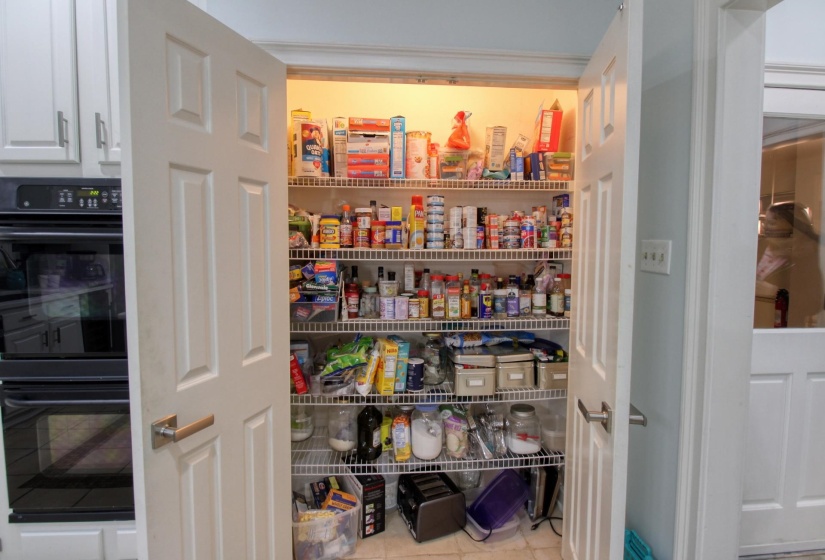 3284 GALLERY DR, Memphis, Tennessee 38125, 3 Bedroom Bedrooms, 7 Room Rooms,3.1 BathroomBathrooms,Residential,For Sale,GALLERY,0,10221820