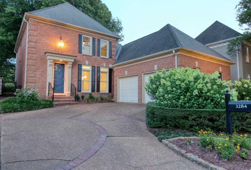 3284 GALLERY DR, Memphis, Tennessee 38125, 3 Bedroom Bedrooms, 7 Room Rooms,3.1 BathroomBathrooms,Residential,For Sale,GALLERY,0,10221820