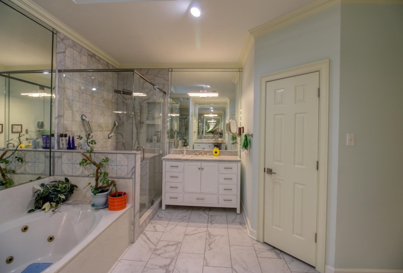3284 GALLERY DR, Memphis, Tennessee 38125, 3 Bedroom Bedrooms, 7 Room Rooms,3.1 BathroomBathrooms,Residential,For Sale,GALLERY,0,10221820