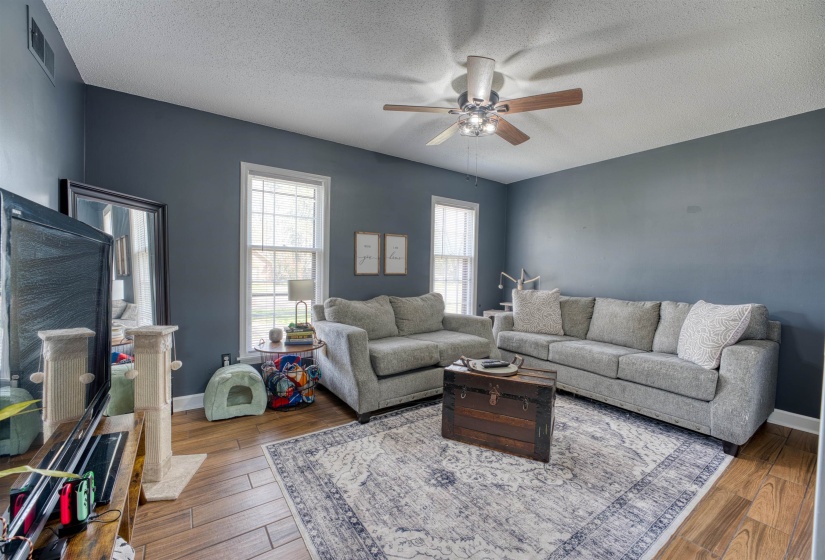 2531 MIMOSA TREE DR, Germantown, Tennessee 38138, 4 Bedroom Bedrooms, 9 Room Rooms,2 BathroomBathrooms,Residential,For Sale,MIMOSA TREE,0,10216964