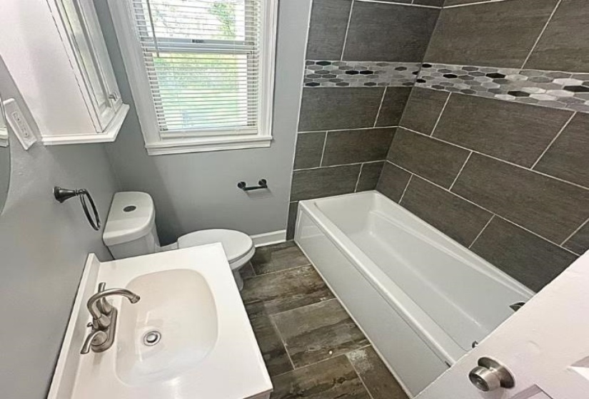 2282 DEVOY AVE, Memphis, Tennessee 38108, 3 Bedroom Bedrooms, 7 Room Rooms,2 BathroomBathrooms,Residential,For Sale,DEVOY,0,10220377