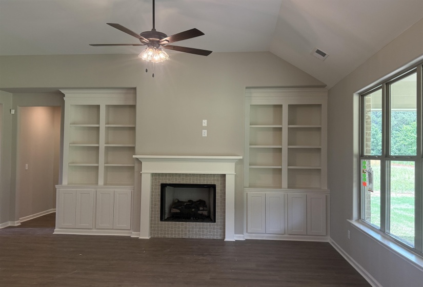115 RIDGEFIELD DR, Oakland, Tennessee 38060, 4 Bedroom Bedrooms, 9 Room Rooms,3 BathroomBathrooms,Residential,For Sale,RIDGEFIELD,0,10221383