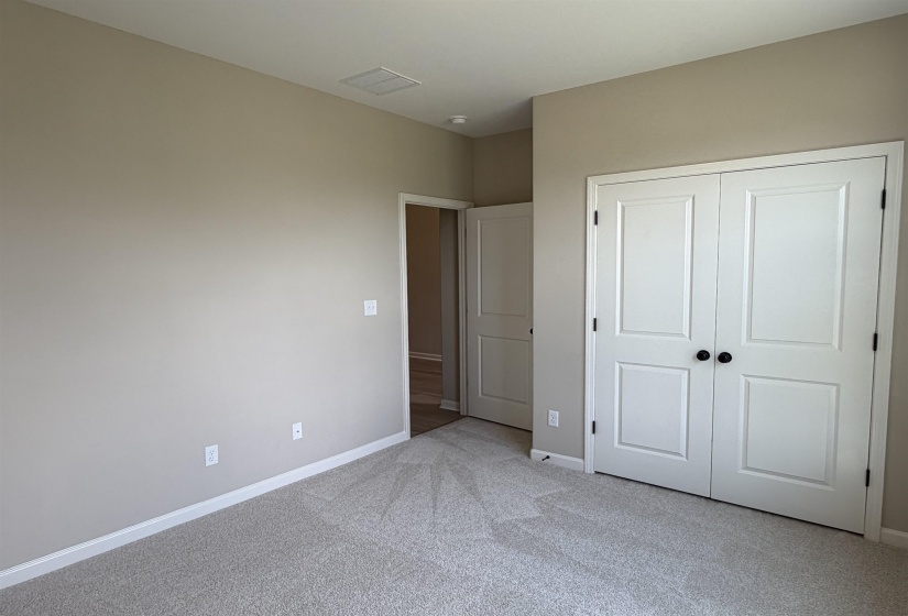 135 RIDGEFIELD DR, Oakland, Tennessee 38060, 4 Bedroom Bedrooms, 8 Room Rooms,3 BathroomBathrooms,Residential,For Sale,RIDGEFIELD,0,10221384