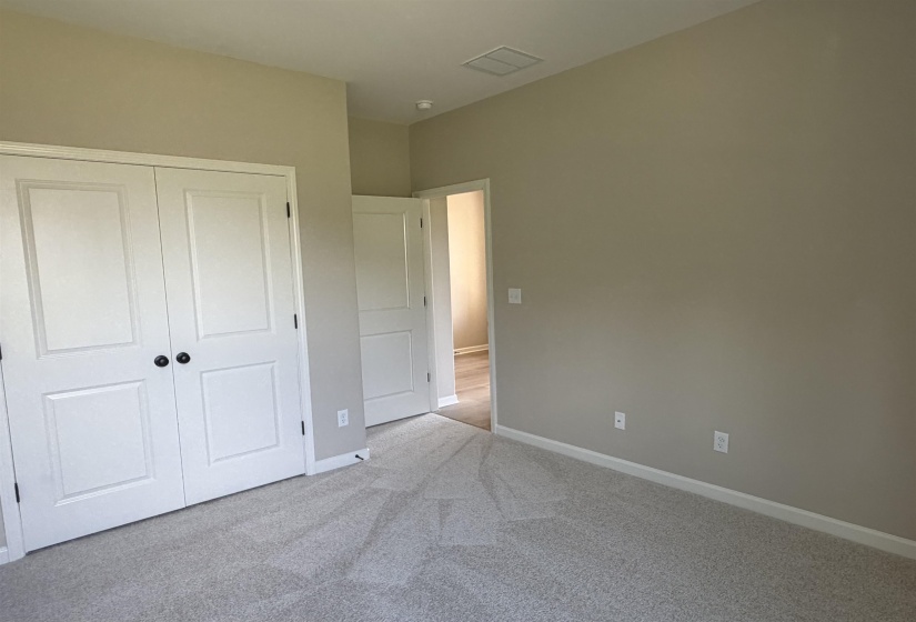 135 RIDGEFIELD DR, Oakland, Tennessee 38060, 4 Bedroom Bedrooms, 8 Room Rooms,3 BathroomBathrooms,Residential,For Sale,RIDGEFIELD,0,10221384