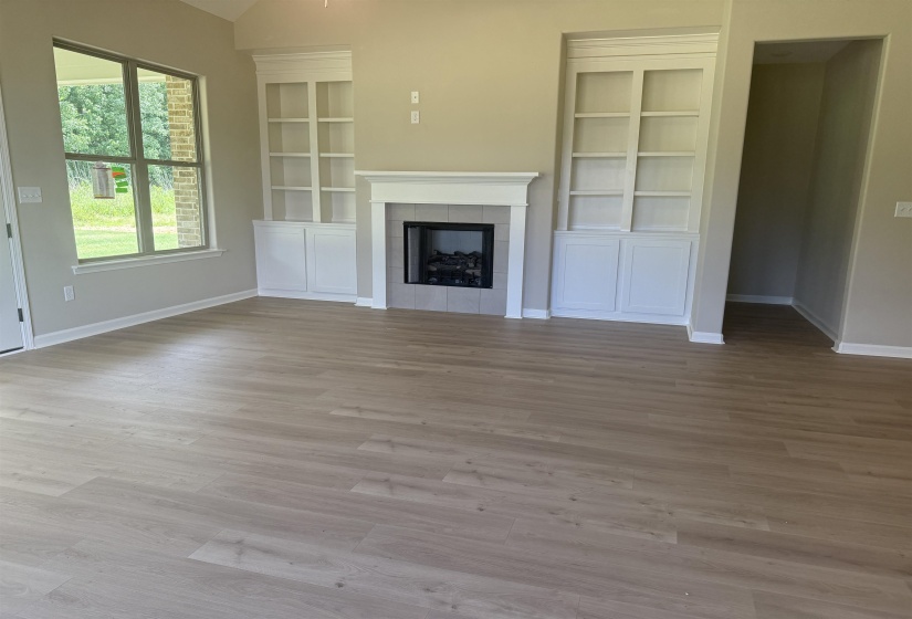 135 RIDGEFIELD DR, Oakland, Tennessee 38060, 4 Bedroom Bedrooms, 8 Room Rooms,3 BathroomBathrooms,Residential,For Sale,RIDGEFIELD,0,10221384