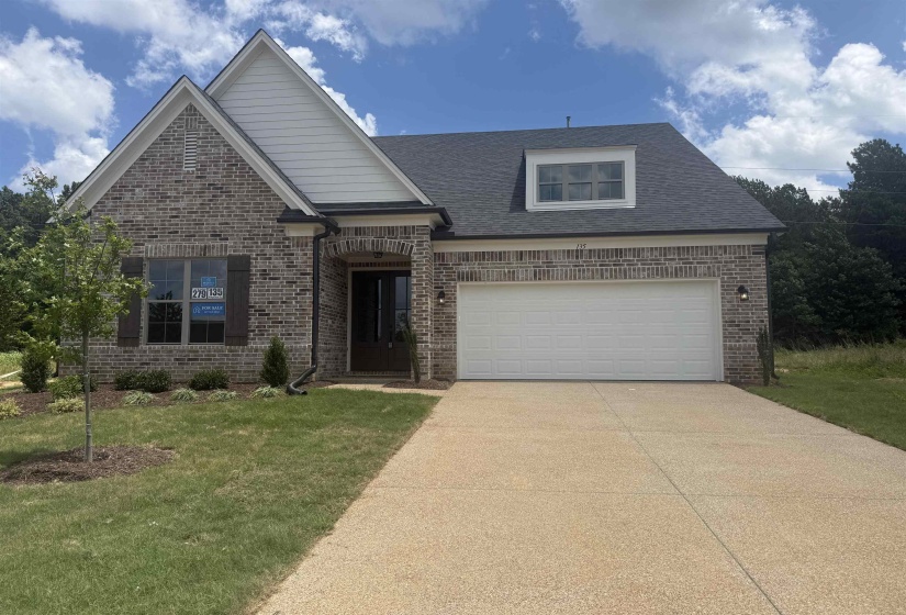 135 RIDGEFIELD DR, Oakland, Tennessee 38060, 4 Bedroom Bedrooms, 8 Room Rooms,3 BathroomBathrooms,Residential,For Sale,RIDGEFIELD,0,10221384