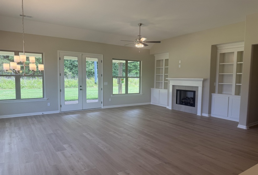 135 RIDGEFIELD DR, Oakland, Tennessee 38060, 4 Bedroom Bedrooms, 8 Room Rooms,3 BathroomBathrooms,Residential,For Sale,RIDGEFIELD,0,10221384