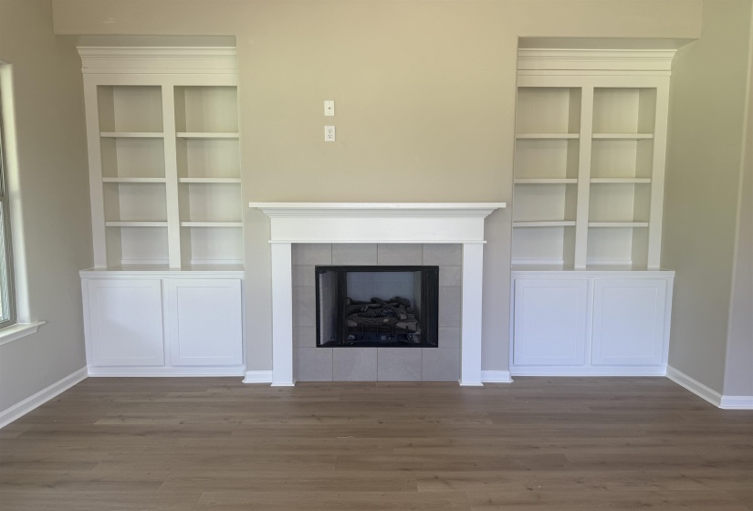 135 RIDGEFIELD DR, Oakland, Tennessee 38060, 4 Bedroom Bedrooms, 8 Room Rooms,3 BathroomBathrooms,Residential,For Sale,RIDGEFIELD,0,10221384