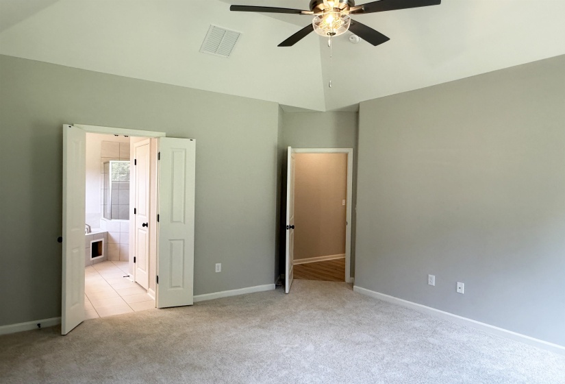 195 RIDGEFIELD DR, Oakland, Tennessee 38060, 4 Bedroom Bedrooms, 9 Room Rooms,3 BathroomBathrooms,Residential,For Sale,RIDGEFIELD,0,10221385
