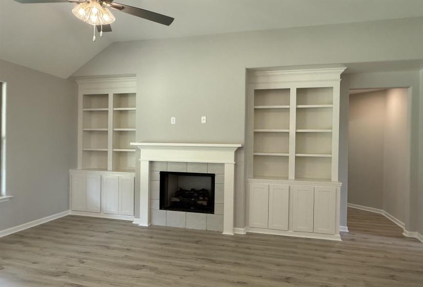 195 RIDGEFIELD DR, Oakland, Tennessee 38060, 4 Bedroom Bedrooms, 9 Room Rooms,3 BathroomBathrooms,Residential,For Sale,RIDGEFIELD,0,10221385