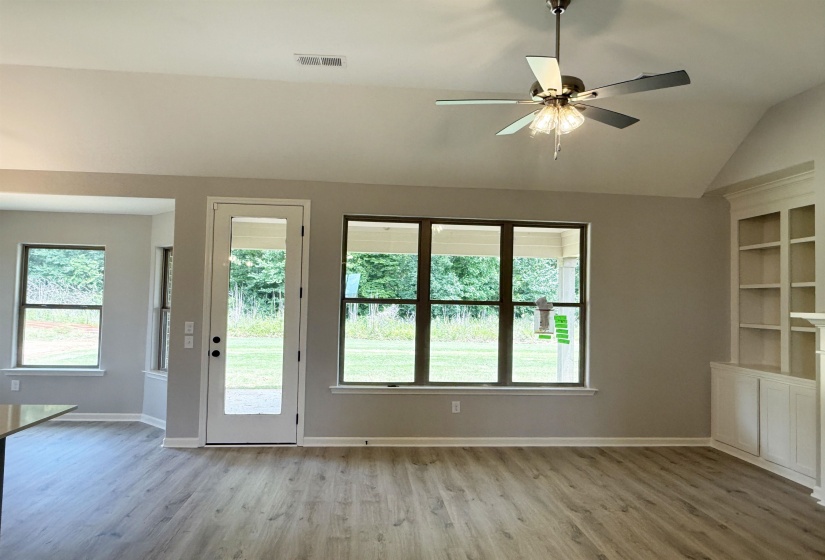 195 RIDGEFIELD DR, Oakland, Tennessee 38060, 4 Bedroom Bedrooms, 9 Room Rooms,3 BathroomBathrooms,Residential,For Sale,RIDGEFIELD,0,10221385