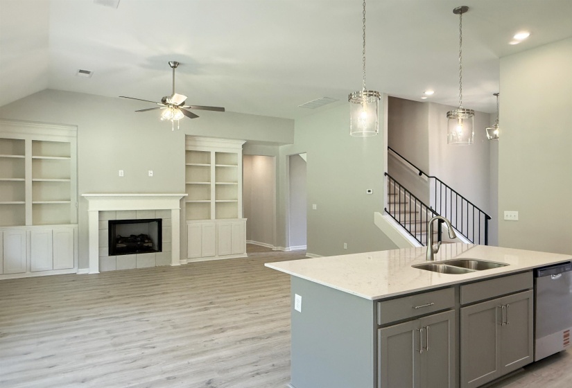 195 RIDGEFIELD DR, Oakland, Tennessee 38060, 4 Bedroom Bedrooms, 9 Room Rooms,3 BathroomBathrooms,Residential,For Sale,RIDGEFIELD,0,10221385