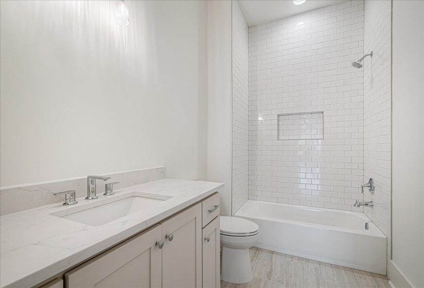 5476 PARK AVE, Memphis, Tennessee 38119, 3 Bedroom Bedrooms, 8 Room Rooms,3 BathroomBathrooms,Residential,For Sale,PARK,0,10221844