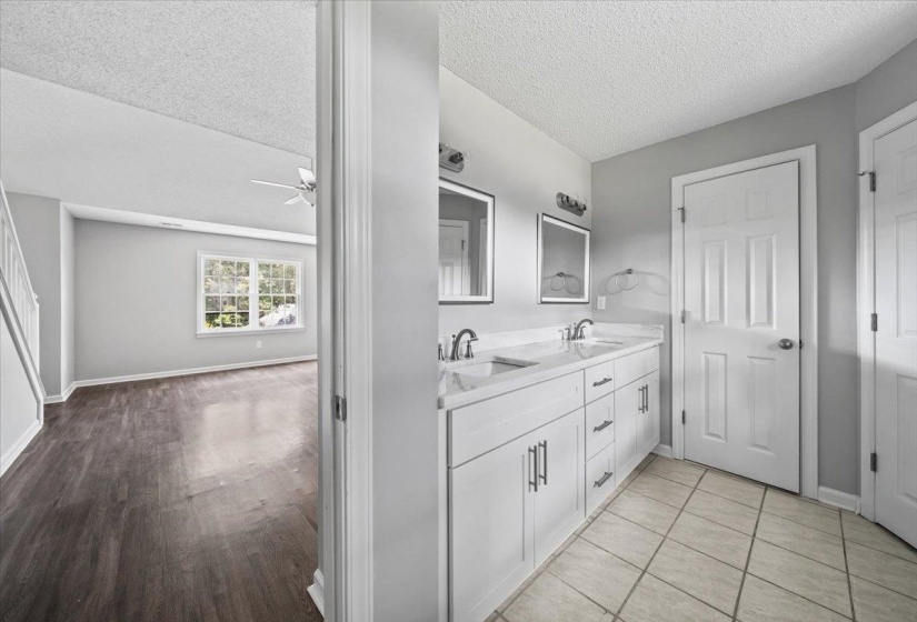 74 WALNUT BEND RD, Cordova, Tennessee 38018, 4 Bedroom Bedrooms, 7 Room Rooms,2.1 BathroomBathrooms,Residential,For Sale,WALNUT BEND,0,10221847