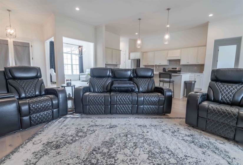 9606 GRAYS HOLLOW DR, Cordova, Tennessee 38018, 5 Bedrooms Bedrooms, 11 Rooms Rooms,3 BathroomsBathrooms,Residential,For Sale,GRAYS HOLLOW,10221858