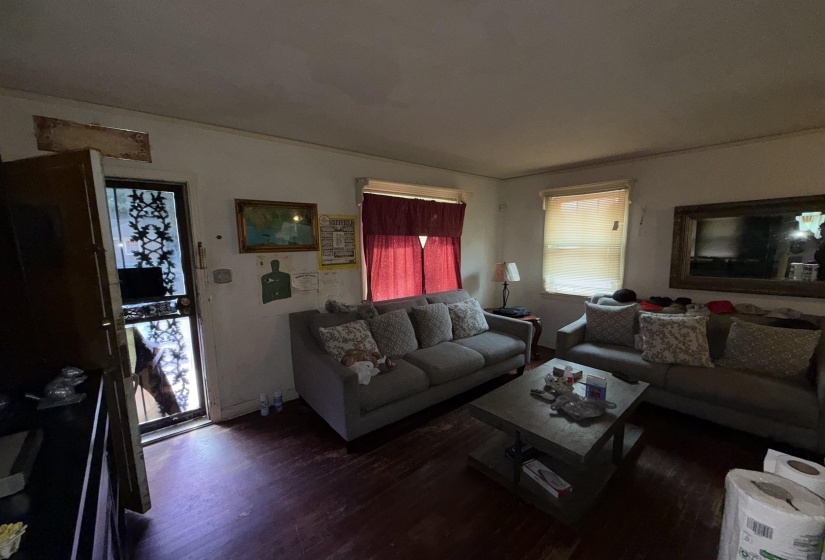 3101 ST CHARLES DR, Memphis, Tennessee 38127, 2 Bedrooms Bedrooms, 5 Rooms Rooms,1 BathroomBathrooms,Residential,For Sale,ST CHARLES,10221860