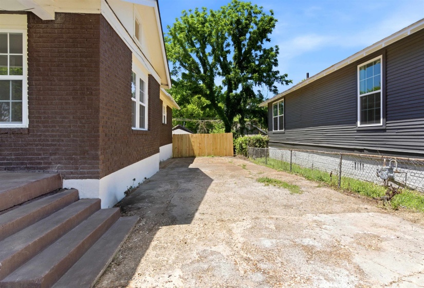 1427 WILLETT ST, Memphis, Tennessee 38106, 2 Bedroom Bedrooms, 6 Room Rooms,2 BathroomBathrooms,Residential,For Sale,WILLETT,0,10221875