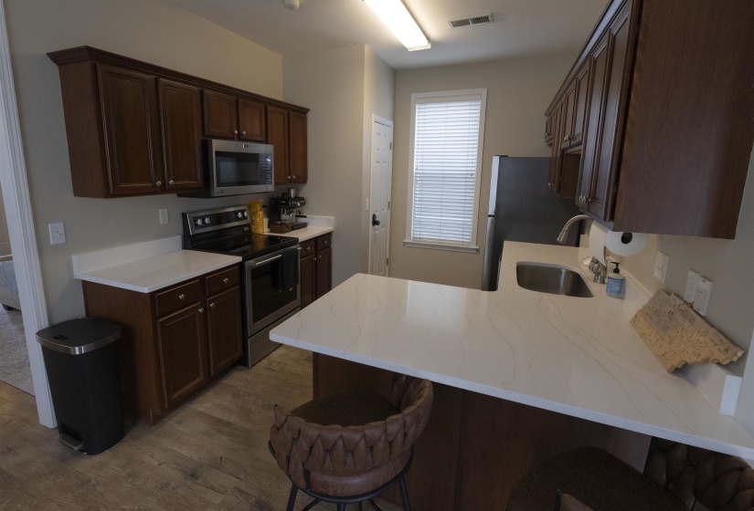 1226 ISLE BAY DR, Memphis, Tennessee 38103, 3 Bedrooms Bedrooms, 7 Rooms Rooms,2.1 BathroomsBathrooms,Rental Properties,For Sale,ISLE BAY,10221881