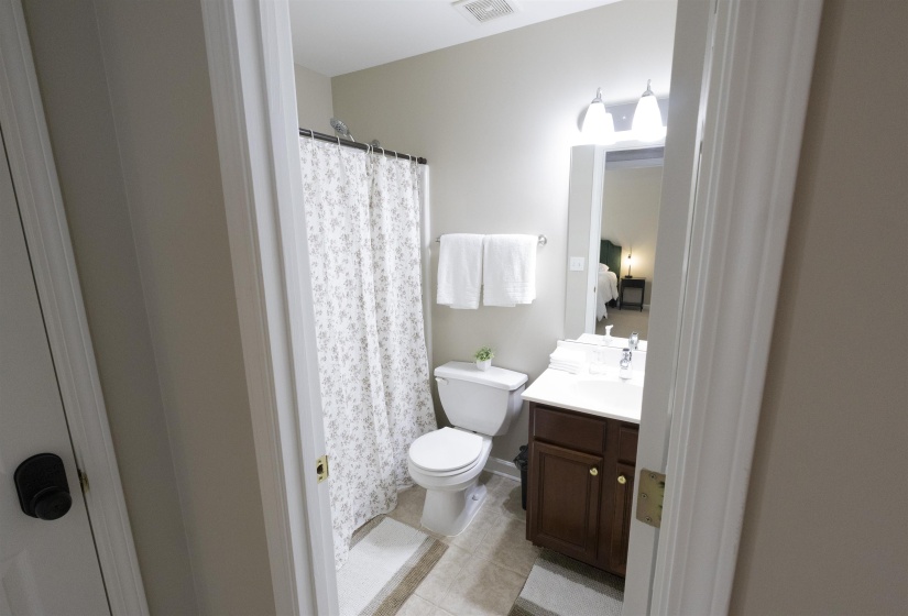 1226 ISLE BAY DR, Memphis, Tennessee 38103, 3 Bedrooms Bedrooms, 7 Rooms Rooms,2.1 BathroomsBathrooms,Rental Properties,For Sale,ISLE BAY,10221881