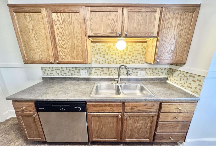 3880 SPOTTSWOOD AVE, Memphis, Tennessee 38111, 5 Bedroom Bedrooms, 7 Room Rooms,2 BathroomBathrooms,Rental Properties,For Sale,SPOTTSWOOD,0,10221906