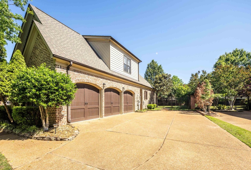 1178 IRWINS GATE DR, Collierville, Tennessee 38017, 4 Bedroom Bedrooms, 10 Room Rooms,3.1 BathroomBathrooms,Residential,For Sale,IRWINS GATE,0,10221420