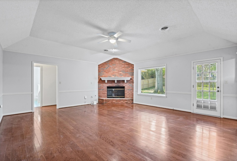 365 SCARLETTS WAY, Collierville, Tennessee 38017, 4 Bedroom Bedrooms, 7 Room Rooms,2 BathroomBathrooms,Residential,For Sale,SCARLETTS,0,10221903