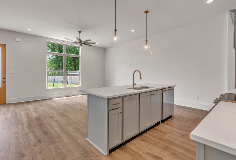 5478 END VILLAGE DR, Memphis, Tennessee 38119, 2 Bedroom Bedrooms, 4 Room Rooms,2.1 BathroomBathrooms,Residential,For Sale,END VILLAGE,0,10221927
