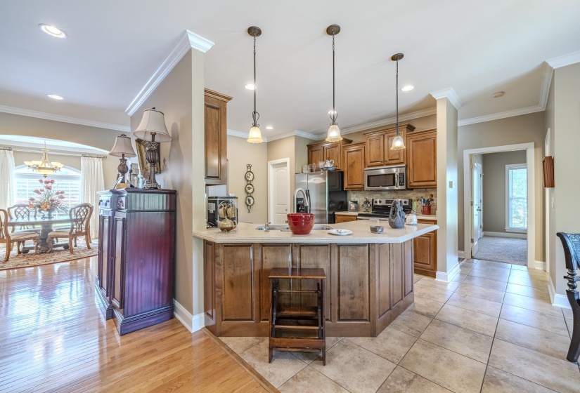 670 BOWEN DR, Savannah, Tennessee 38372, 4 Bedrooms Bedrooms, 12 Rooms Rooms,3 BathroomsBathrooms,Residential,For Sale,BOWEN,10221932