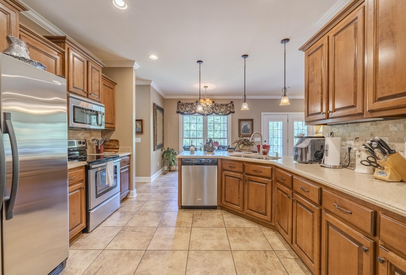 670 BOWEN DR, Savannah, Tennessee 38372, 4 Bedrooms Bedrooms, 12 Rooms Rooms,3 BathroomsBathrooms,Residential,For Sale,BOWEN,10221932