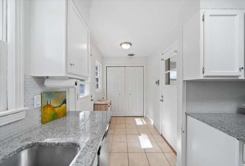 325 PEG LN, Memphis, Tennessee 38117, 3 Bedrooms Bedrooms, 6 Rooms Rooms,2 BathroomsBathrooms,Residential,For Sale,PEG,10221937