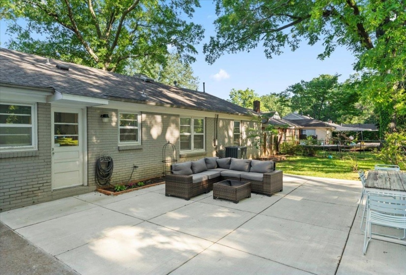 325 PEG LN, Memphis, Tennessee 38117, 3 Bedrooms Bedrooms, 6 Rooms Rooms,2 BathroomsBathrooms,Residential,For Sale,PEG,10221937