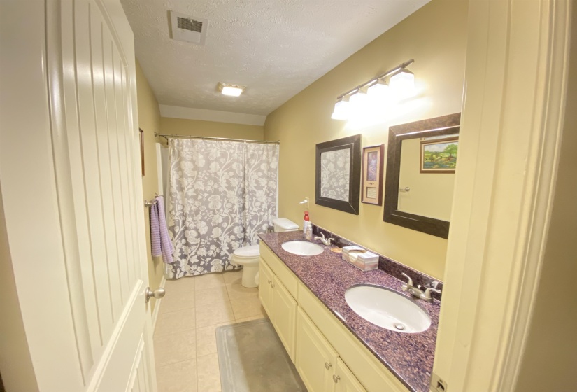 745 GREENBRIAR LN, Adamsville, Tennessee 38310, 4 Bedrooms Bedrooms, 6 Rooms Rooms,3.1 BathroomsBathrooms,Residential,For Sale,GREENBRIAR,10221945