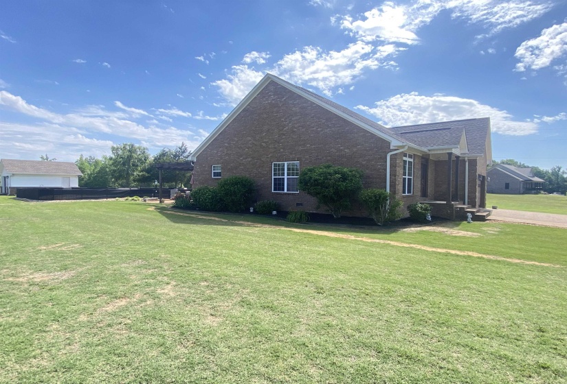 745 GREENBRIAR LN, Adamsville, Tennessee 38310, 4 Bedrooms Bedrooms, 6 Rooms Rooms,3.1 BathroomsBathrooms,Residential,For Sale,GREENBRIAR,10221945