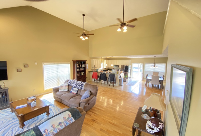 745 GREENBRIAR LN, Adamsville, Tennessee 38310, 4 Bedrooms Bedrooms, 6 Rooms Rooms,3.1 BathroomsBathrooms,Residential,For Sale,GREENBRIAR,10221945