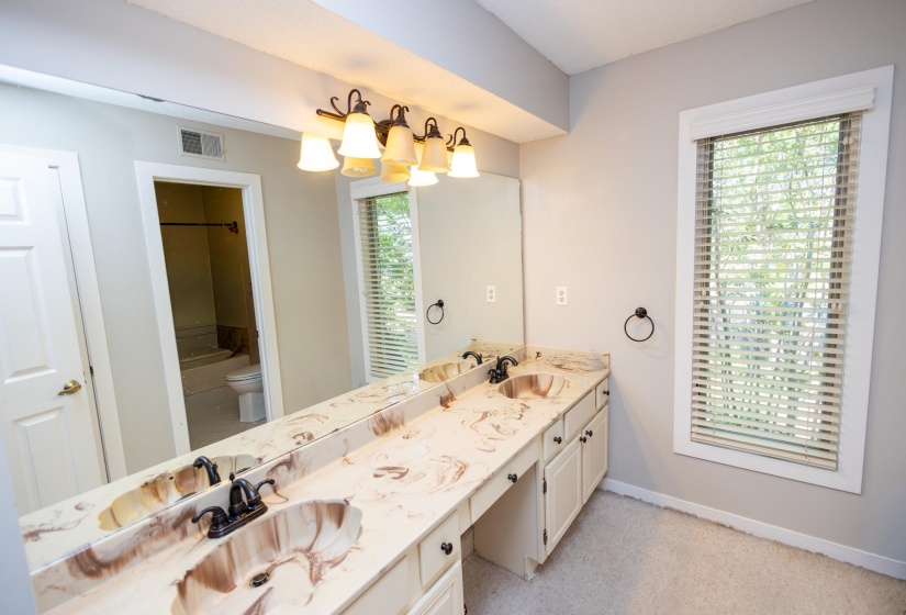 2485 STRATFIELD DR ST, Germantown, Tennessee 38139, 4 Bedroom Bedrooms, 8 Room Rooms,2.1 BathroomBathrooms,Residential,For Sale,STRATFIELD DR,0,10221430
