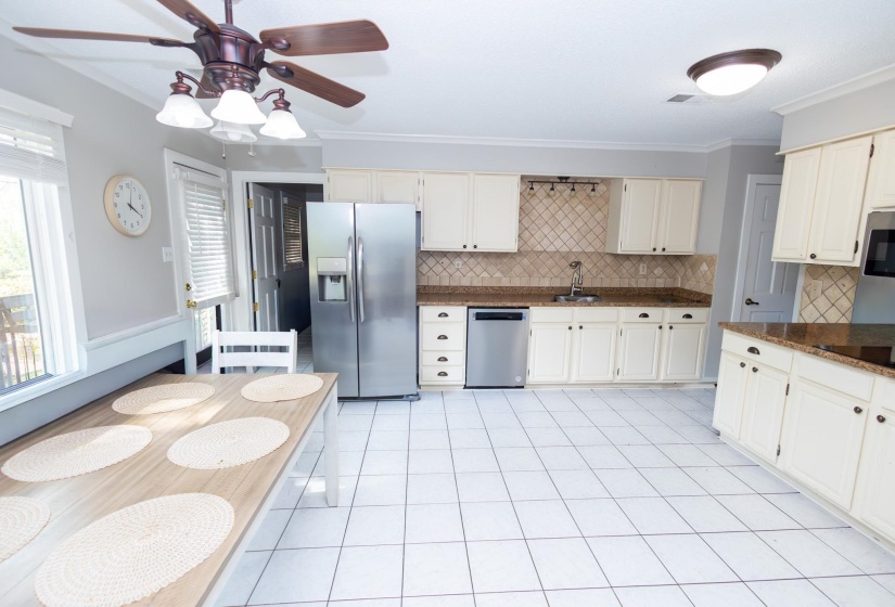 2485 STRATFIELD DR ST, Germantown, Tennessee 38139, 4 Bedroom Bedrooms, 8 Room Rooms,2.1 BathroomBathrooms,Residential,For Sale,STRATFIELD DR,0,10221430